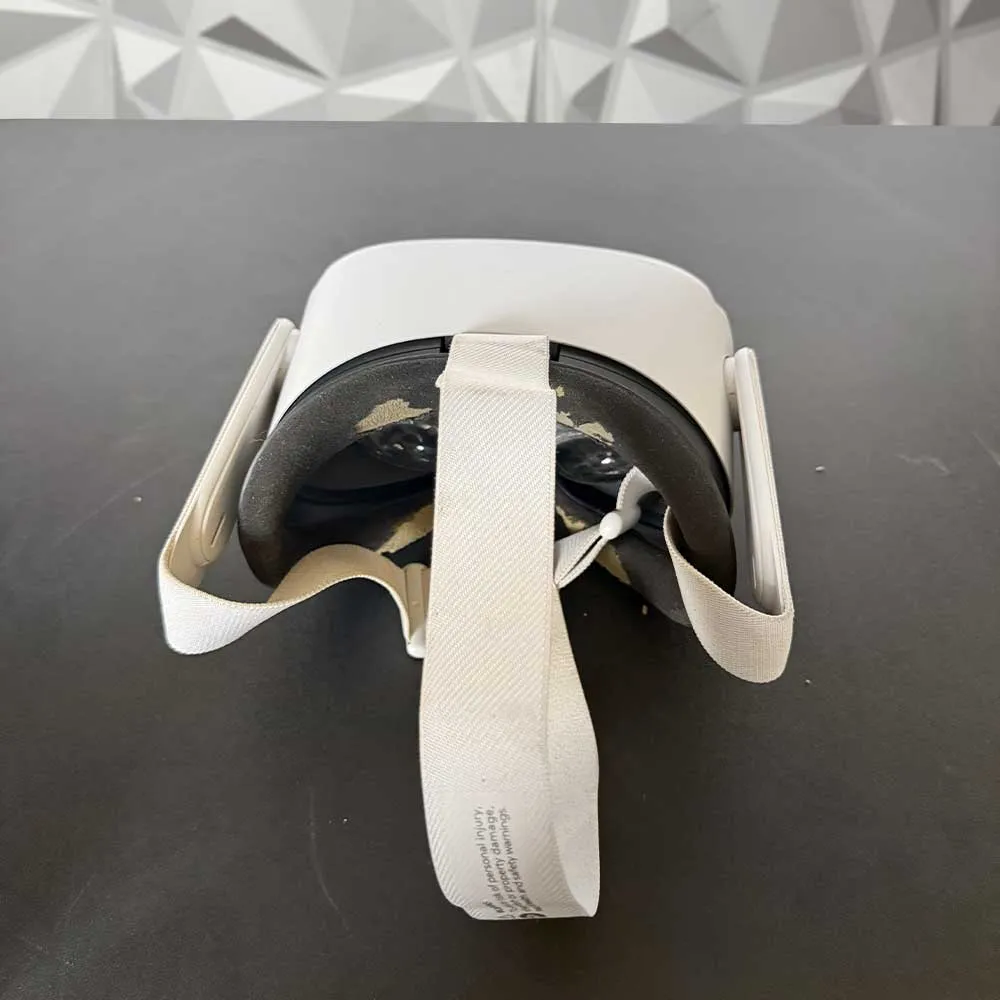 Meta Quest 2 - Advanced All-In-One Virtual Reality Headset - 128 GB - Used