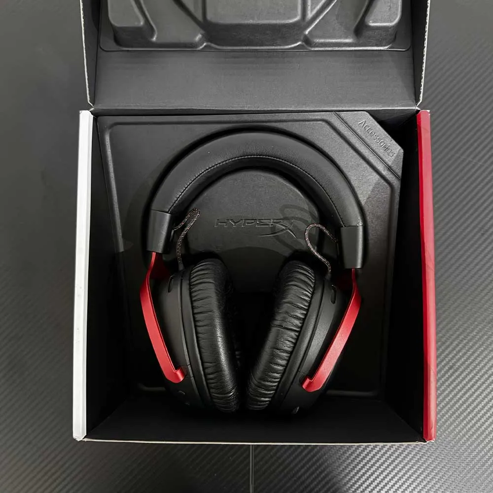 HyperX Cloud III Wireless, Gaming Headset for PC, PS5, PS4, up to 120-hour Battery, 2.4GHz Wireless, 53mm Angled Drivers, 10mm Microphone - Used