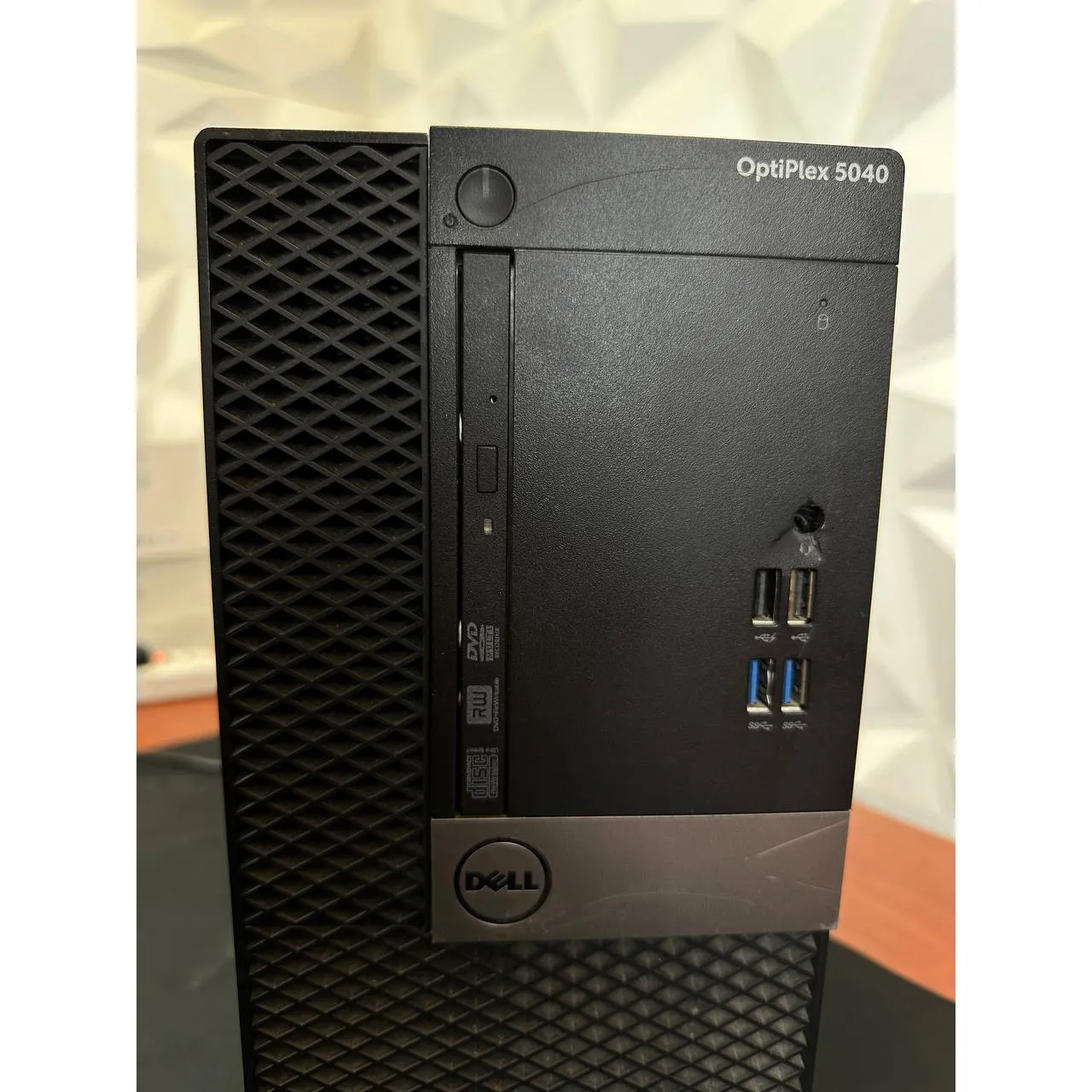 Dell Optiplex 5040, Intel Core i7 i7-6700 Quad Core 3.4GHz, 8GB RAM DDR3 Memory, 256GB SSD, Small Form Factor, Windows 10